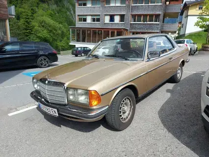 Mercedes 230 CE Coupe