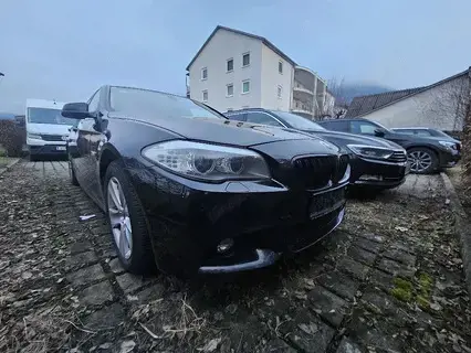 BMW F10 530d Schwarz
