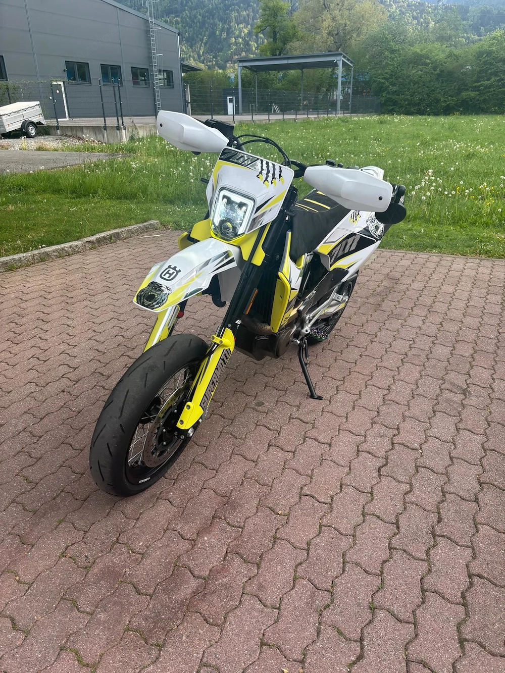 Husqvarna 701 Supermoto 2022