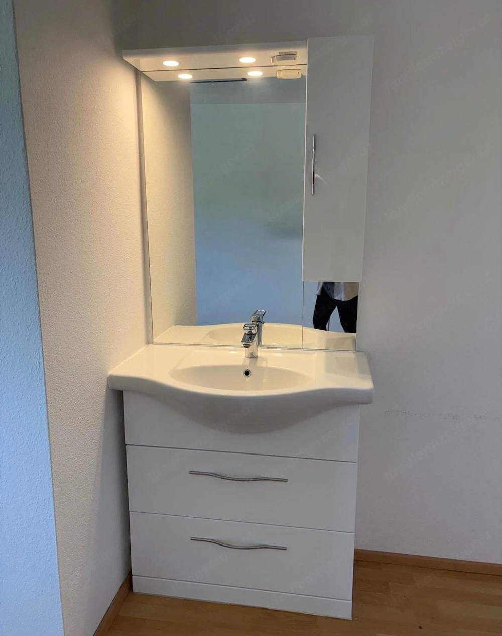 badezimmer waschbecken    schrank  spiegel  ,licht  u,steckdose  u, 2 schubladen  h190  b 87 t,50cm