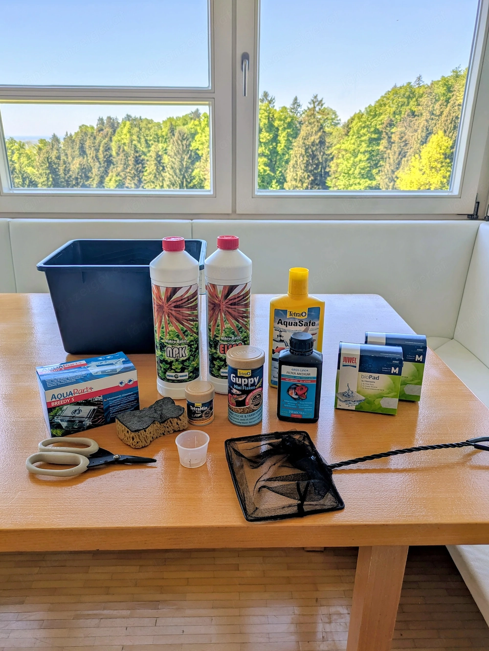 120l Juwel Aquarium mit Tischler-Unterschrank, Reinigungssystem und zahlreichem Zubehör