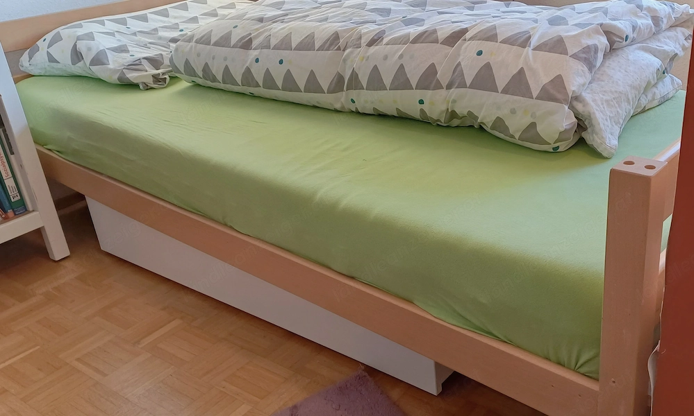 Vollholzbett 90x200 zu verschenken 