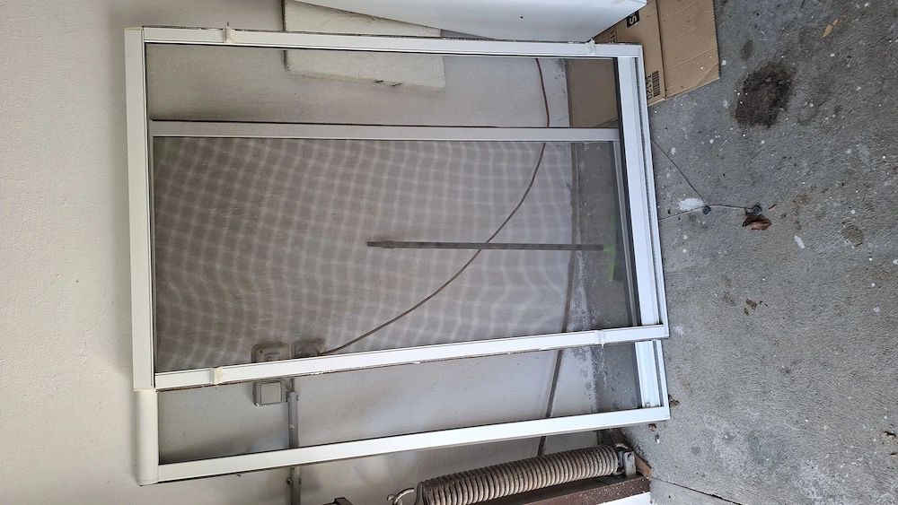 Fenster fliegen Netz 