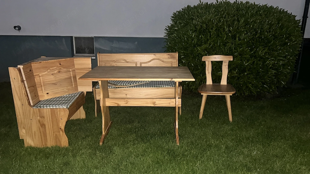 Eckbank mit Tisch und Stuhl zu verschenken 