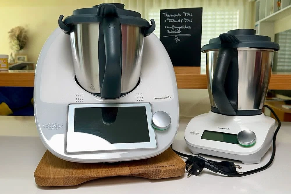 Thermomix TM6 mit sehr viel zusätzlichem Zubehör