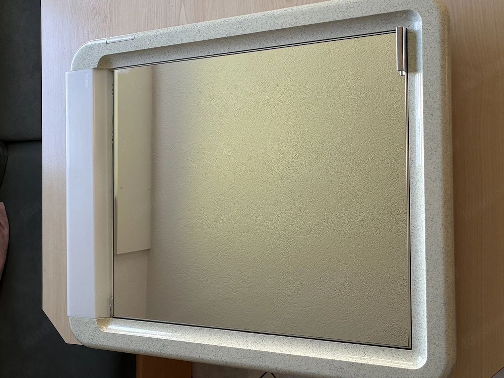 Spiegelschrank abzugeben 