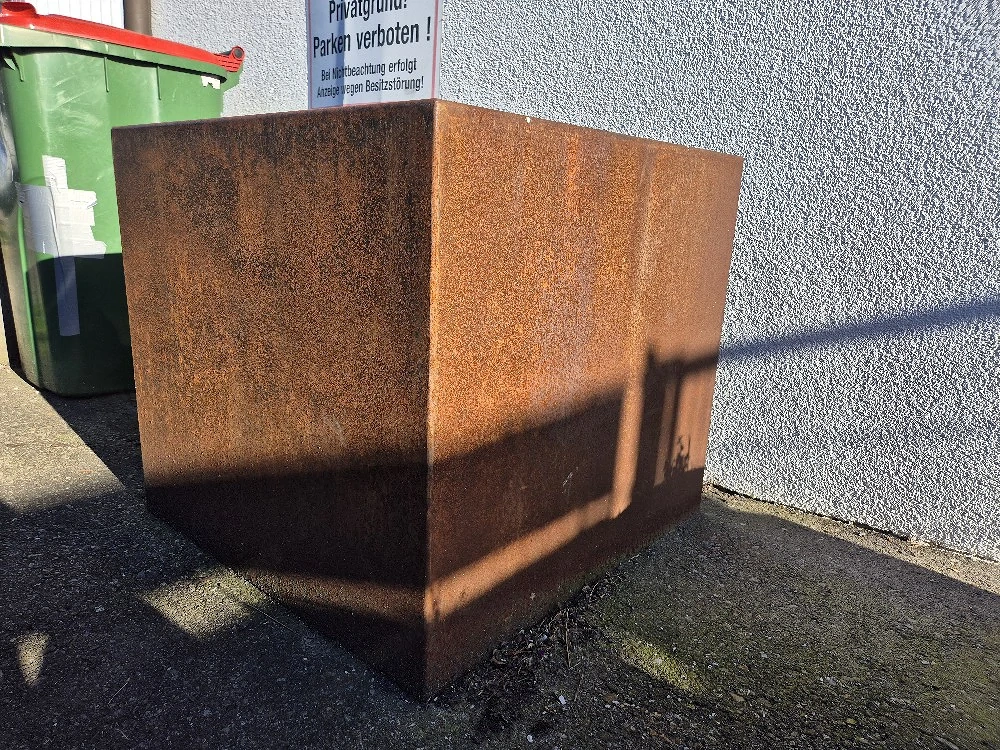 Pflanzkasten aus Metall (Rostlook)