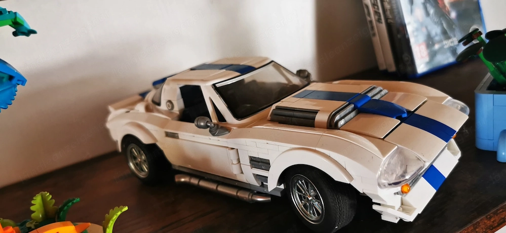 Corvette aus Klemmbausteinen (Lego) 