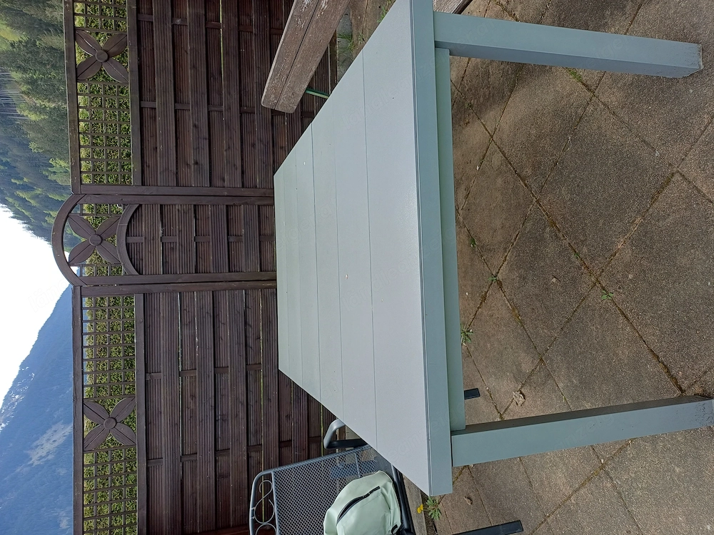 Gartentisch 