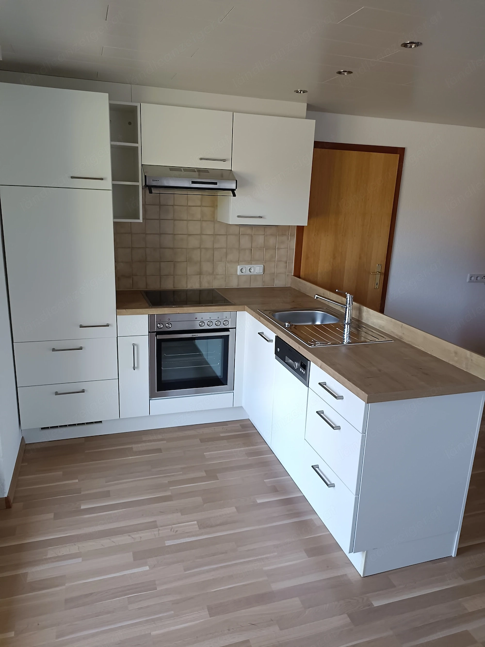 Miete mit Betriebskosten 750 Euro, 2 Zimmer EG-Wohnung zu vermieten 