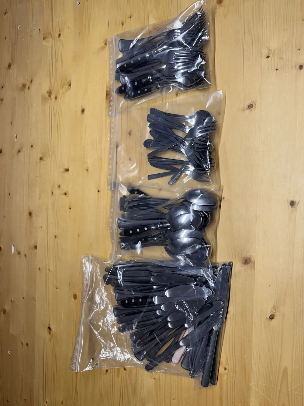 Besteck Set   Messer, Gabeln, Löffel   große Menge