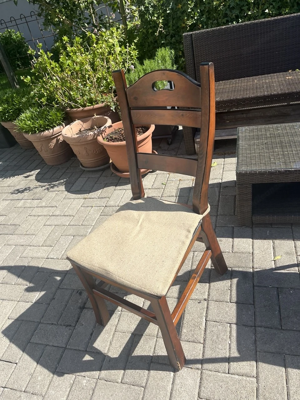 Verkaufe 4 Vollholz Stühle vom Tischler mit Sitzauflage, je   10