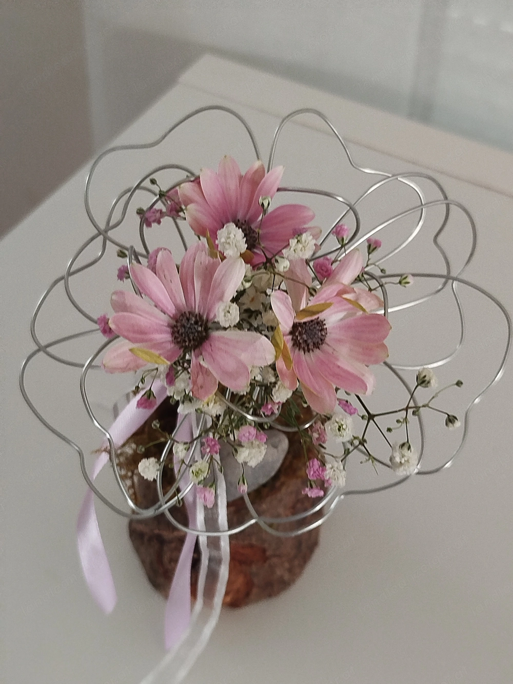 Deko Drahtblume auf Holz 