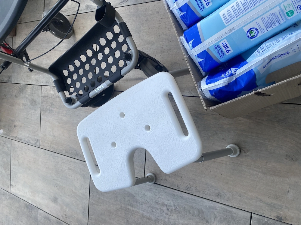 Rollator + Duschhocker + Einlagen