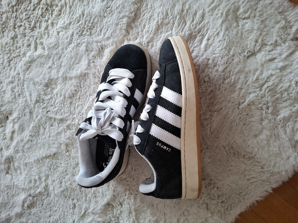 Herrenschuhe Jordan und Adidas