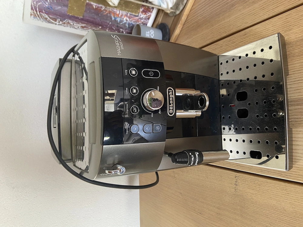 DeLonghi Magnifica S Smart Kaffeevollautomat