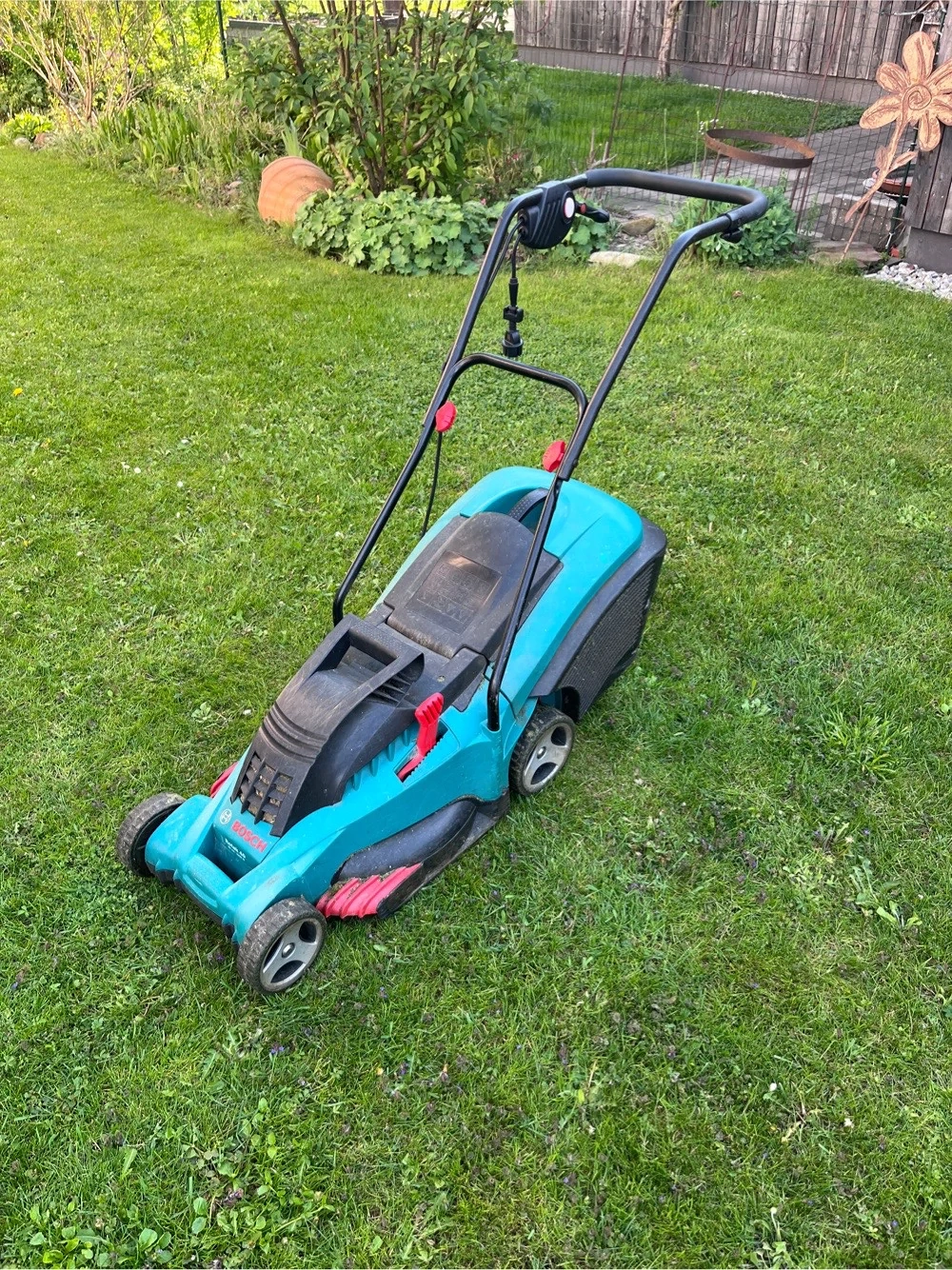 Elektro Rasenmäher, kabelgebunden