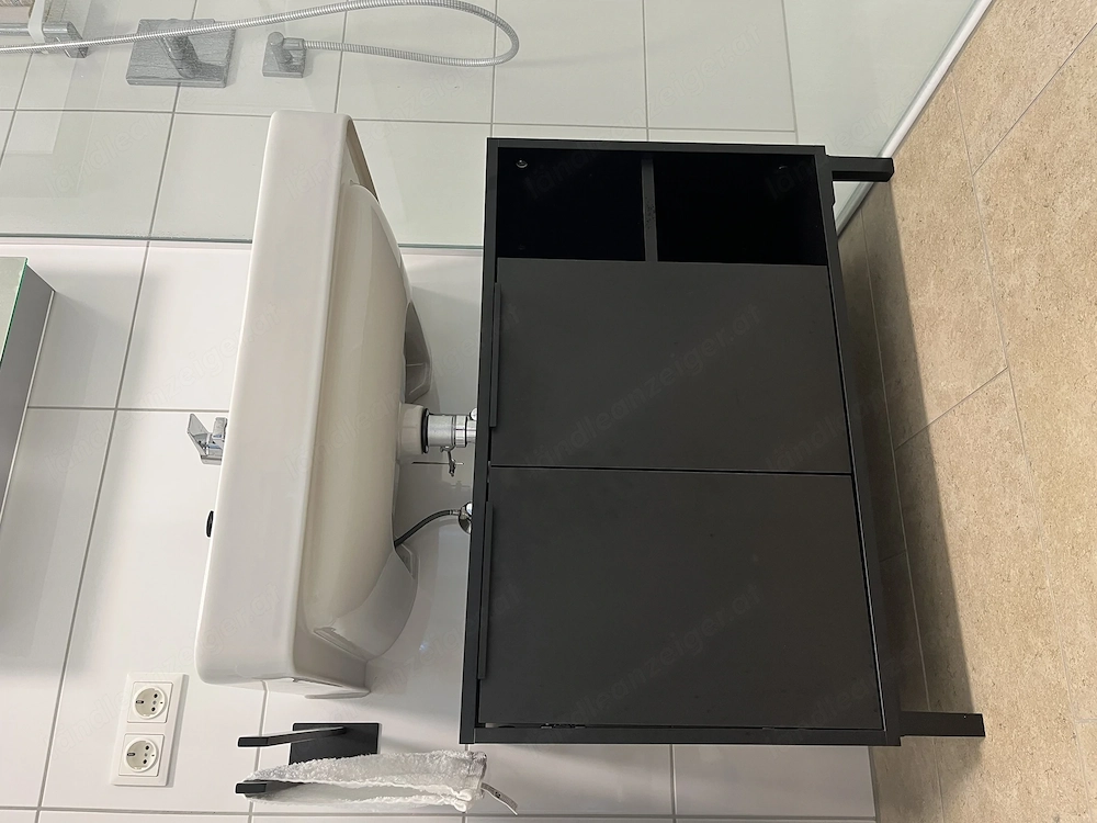 Waschbeckenunterschrank
