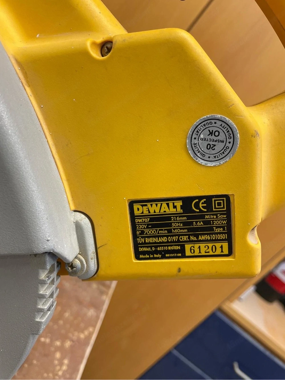 DeWalt DW707 Paneelsäge (Type 1), einer kompakten Kapp- und Gehrungssäge