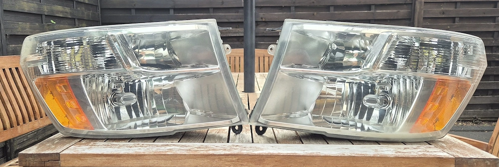 Dodge Ram Gen4 Frontscheinwerfer Halogen