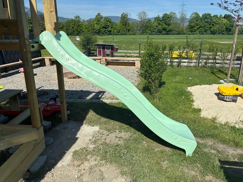 neue Wickey Rutsche mit Bodenanker