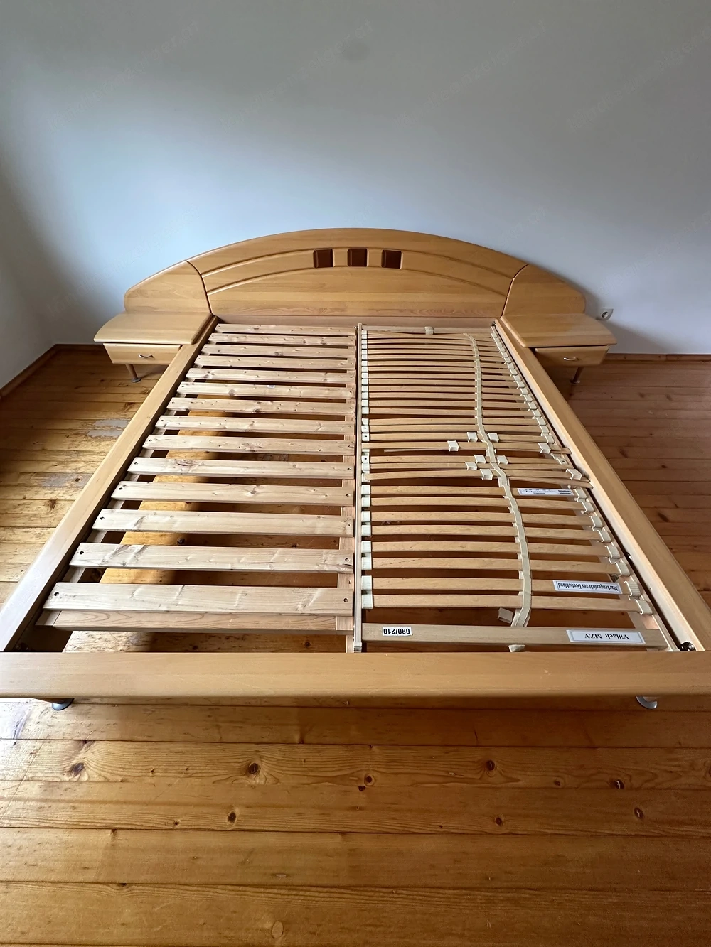 Doppelbett mit Lattenrost