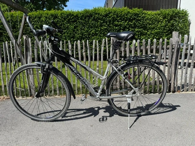 Merida Crossway Special Edition mit Shimano Deore XT 27 Gang Fahrrad Citybike Trekking Bike