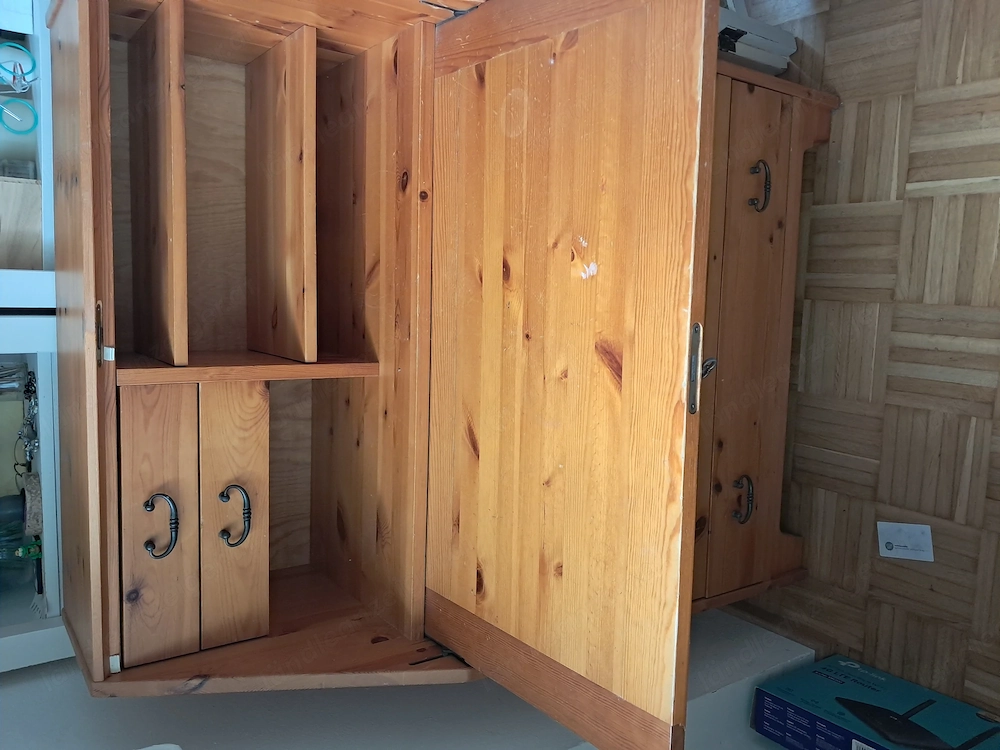 Schreibtisch,  voll Holz 