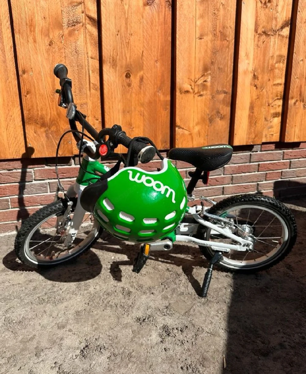 Fahrrad für Kinder Woom 2 in Grün mit Helm   sehr guter Zustand