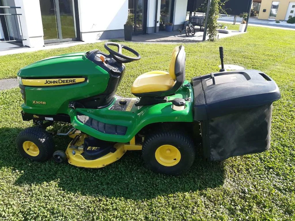 John Deere Rasenmähertraktor