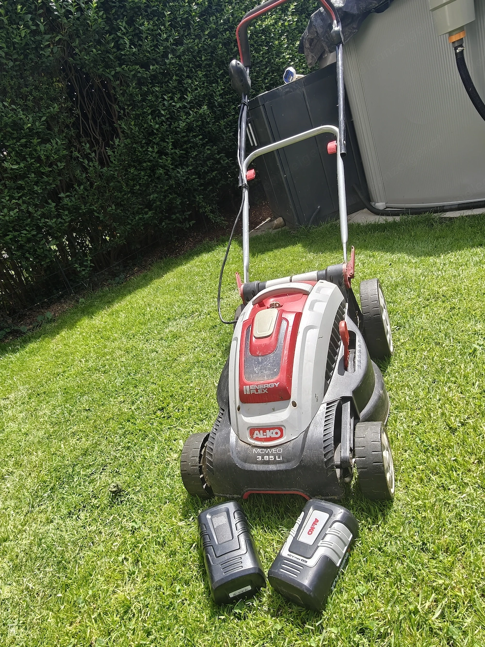 Akku Rasenmäher mit Trimmer 