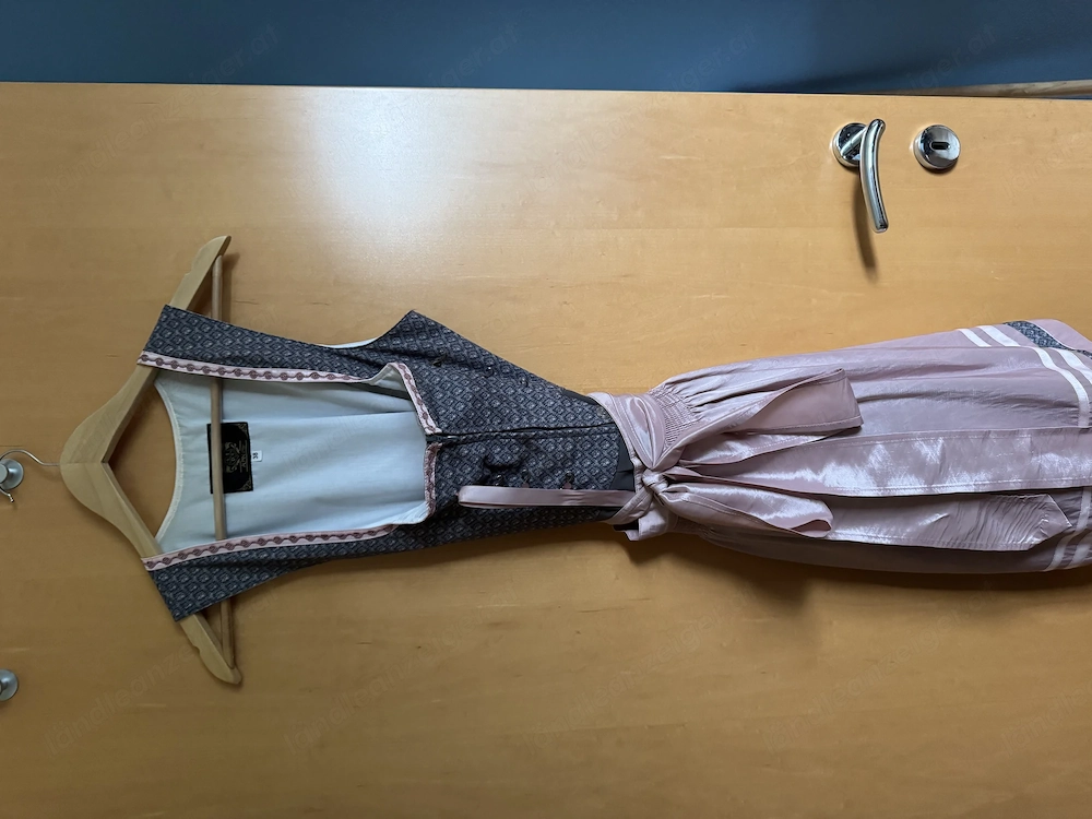 Dirndl Größe 38 1 x getragen. 