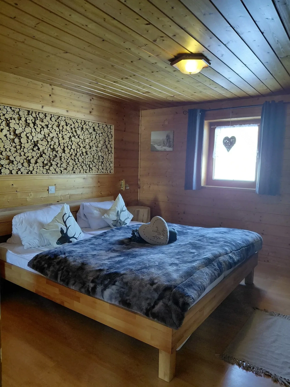 Bett 180x200 cm mit Lattenrost und Matratzen