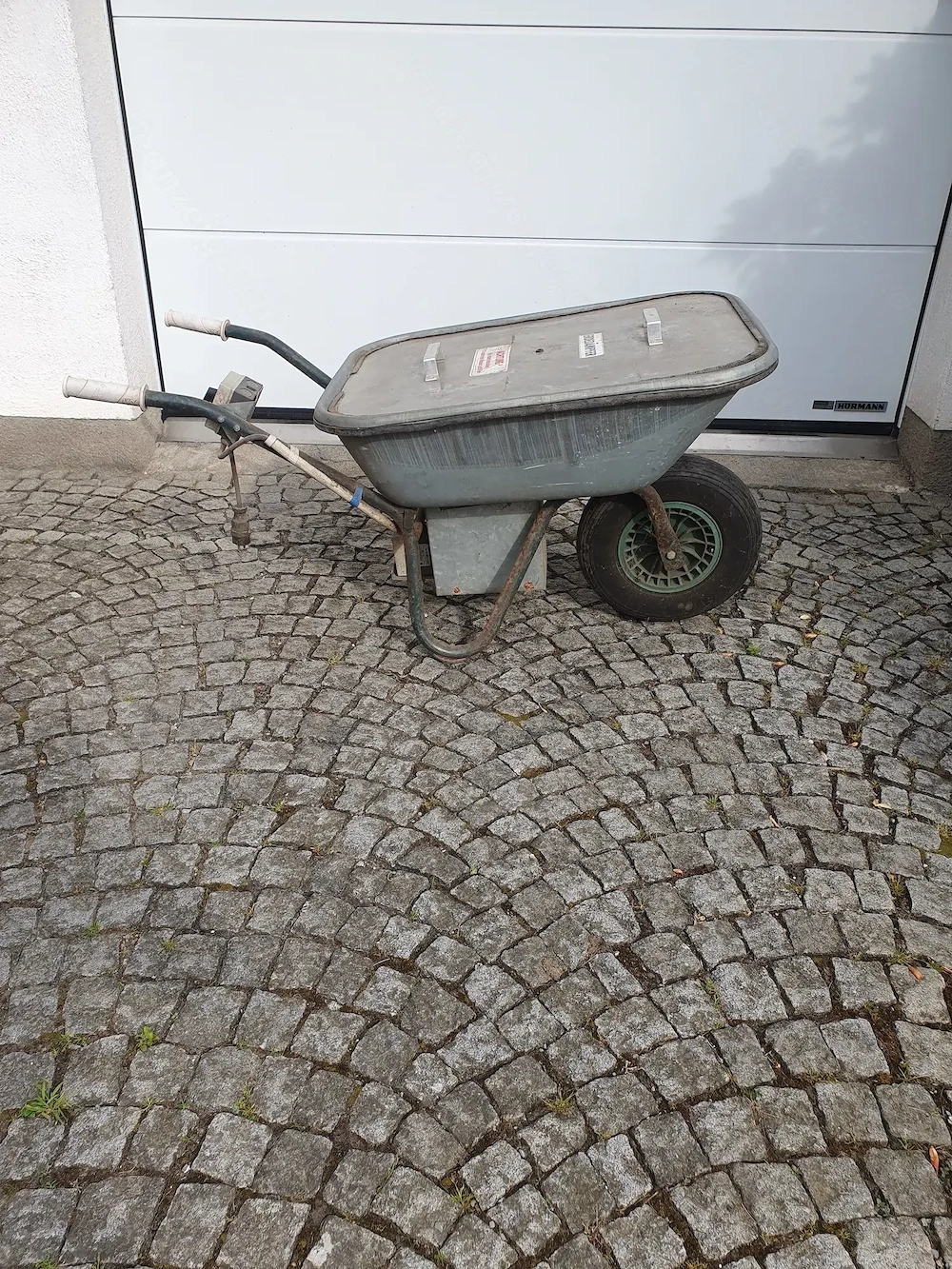 Erddämpfer Schubkarre