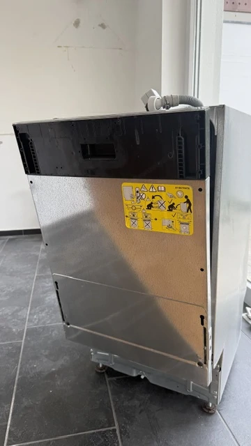 Einbaugeschirrspüler 45cm abzugeben