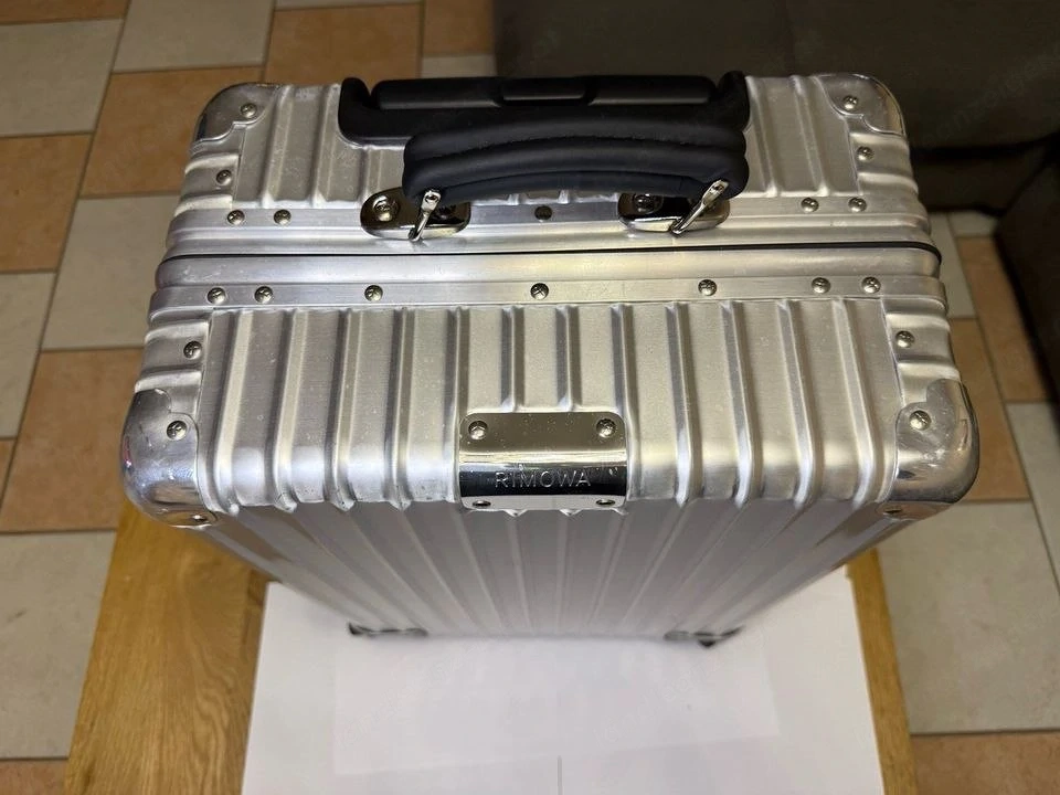 RIMOWA Classic Cabin Silver 55cm 36L Aluminium Carry-On 97353004
