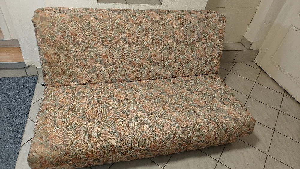 GRATIS Große Couch altmodisch