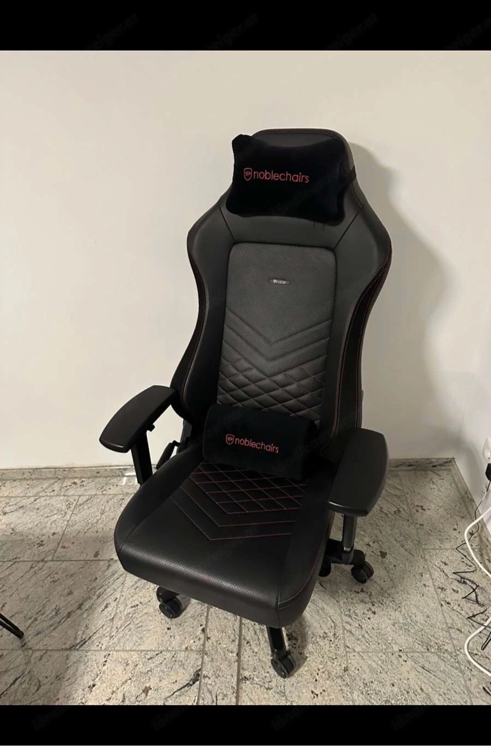 Noblechairs HERO Gaming Stuhl