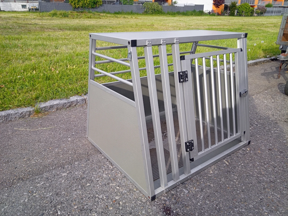 Hundebox aus Aluminium