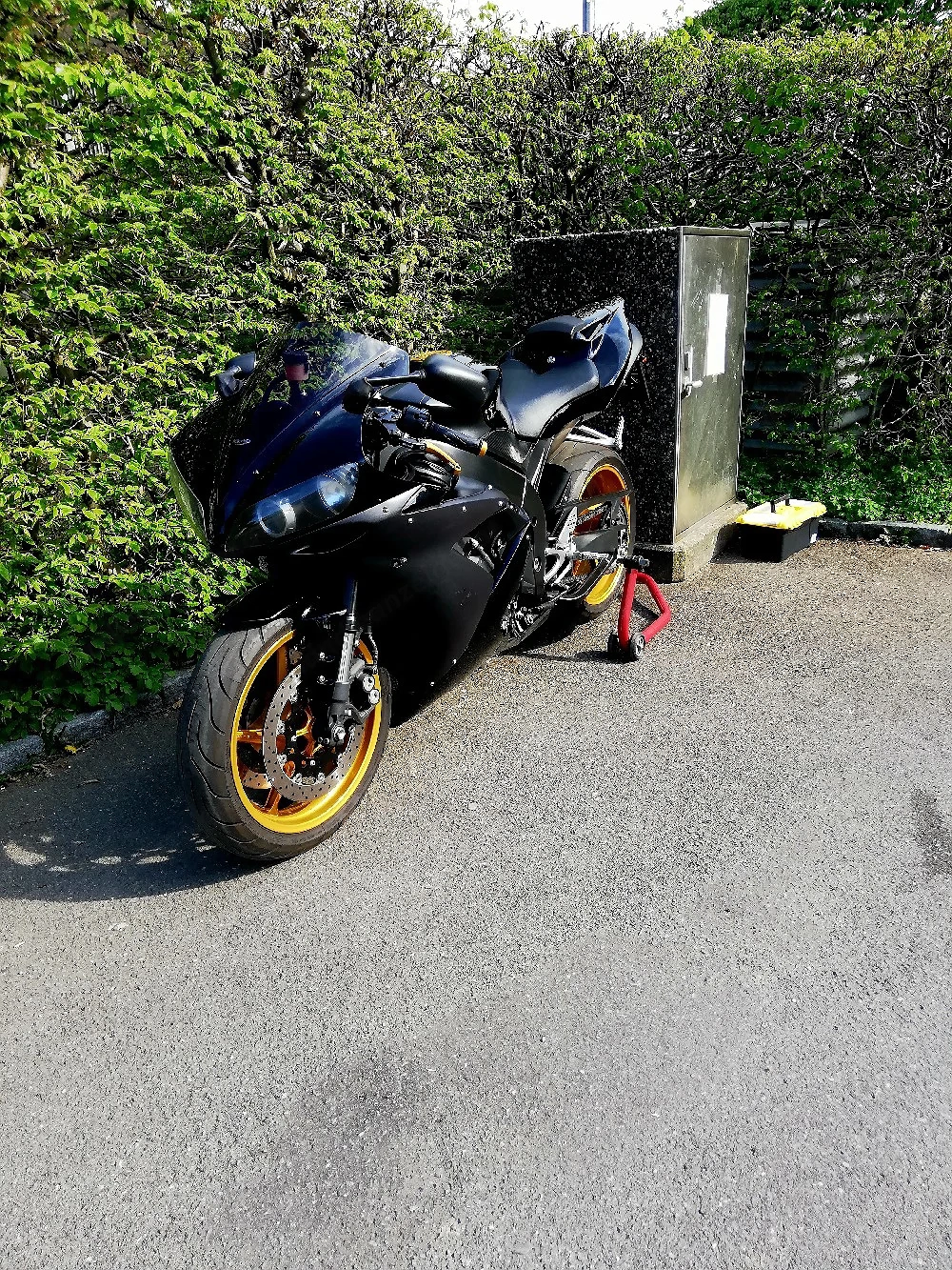 Yamaha R1 