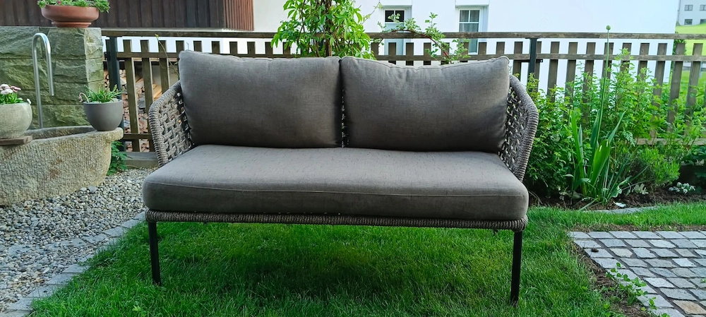 Neuwertige, gut erhaltene Terrassencouch zu verkaufen