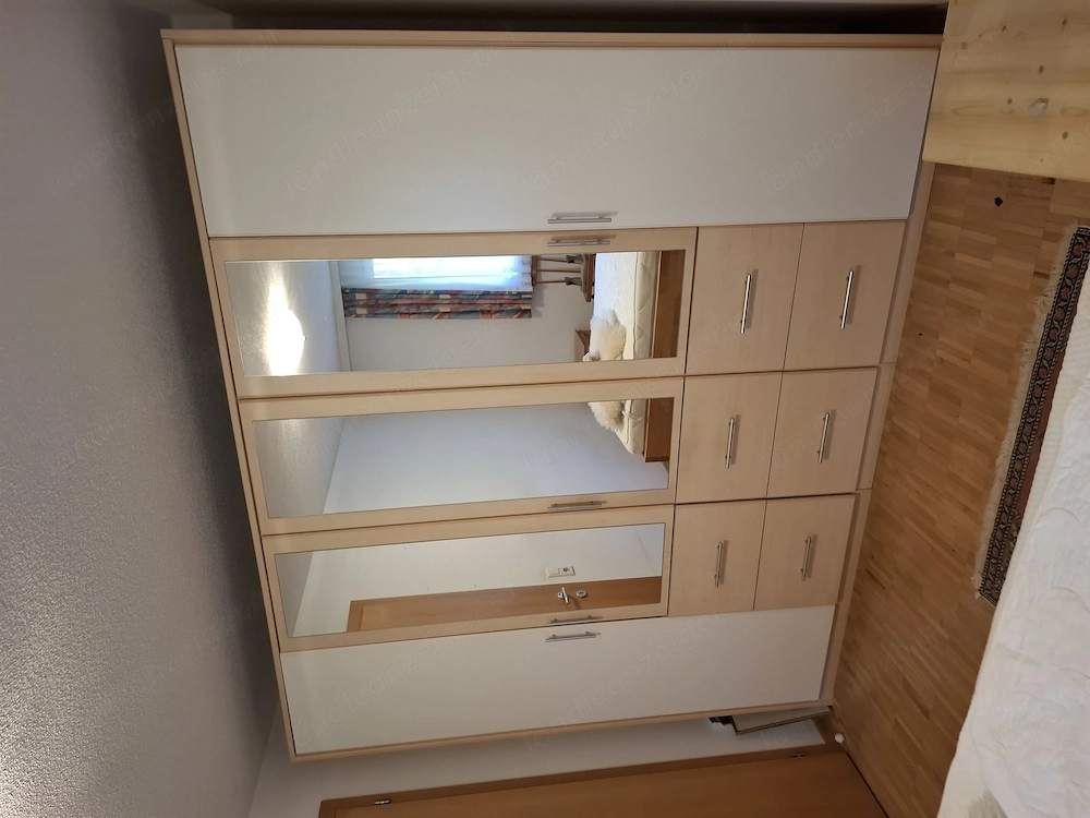 Schlafzimmerschrank zu verkaufen. 