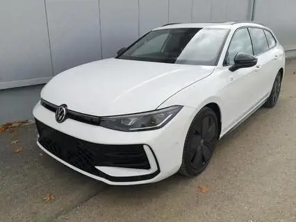VW Passat Variant 2.0 TDI 142 kW 4Motion R-Line DSG ABT Pano 19 Z...