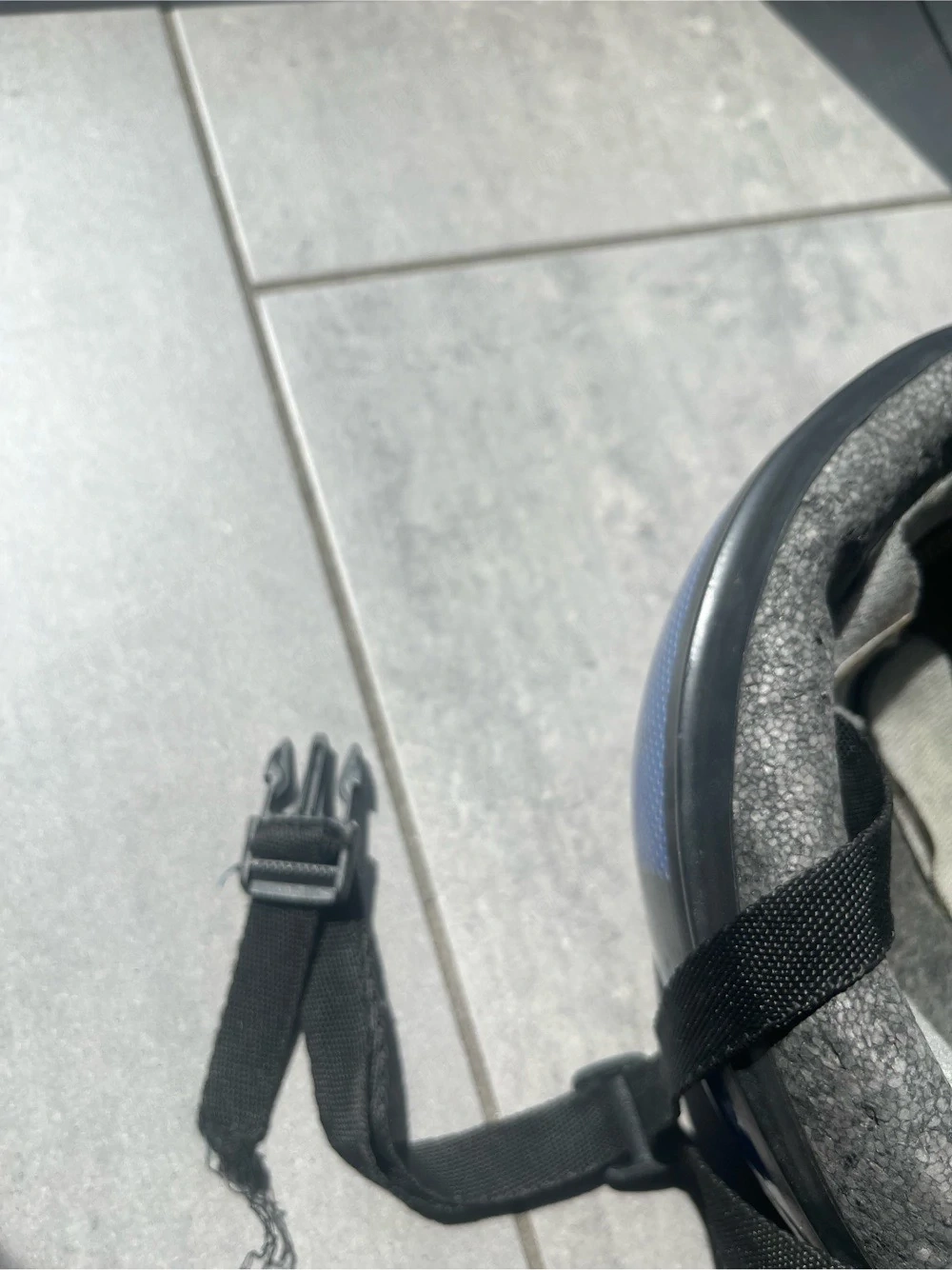 Fahhradhelm blau schwarz