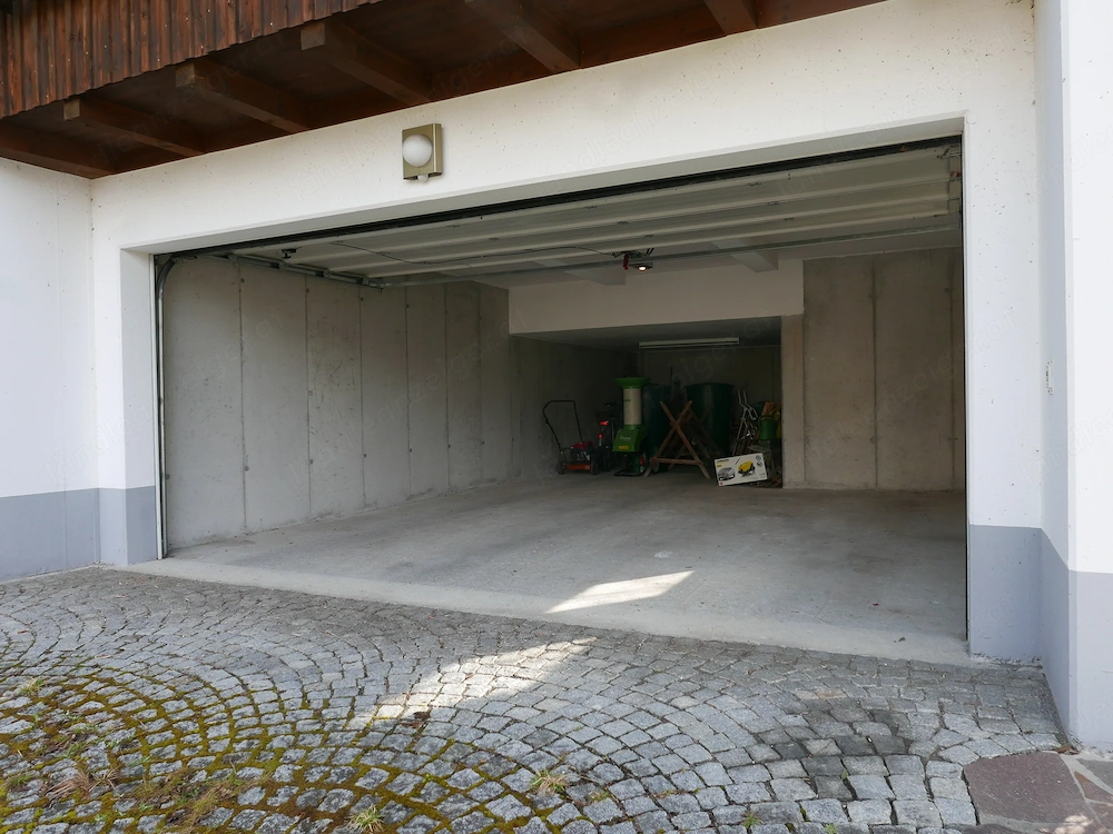 Garage Lager mit 2 Stellplätzen