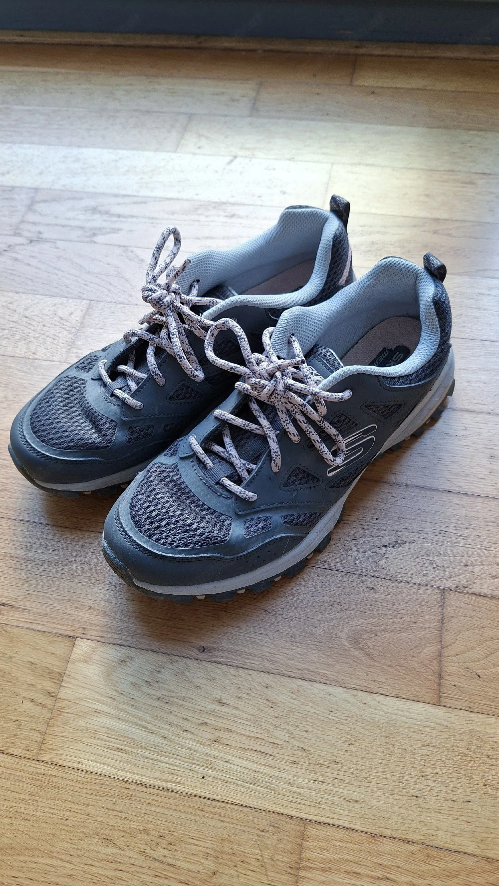 Sketchers Wanderschuhe Gr. 40