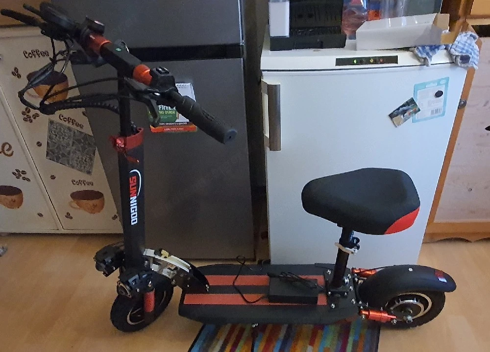 E-Scooter SUNNIGOO N3MAX mit Sitz, Beleuchtung Federung, Klappbar, Schlüssel