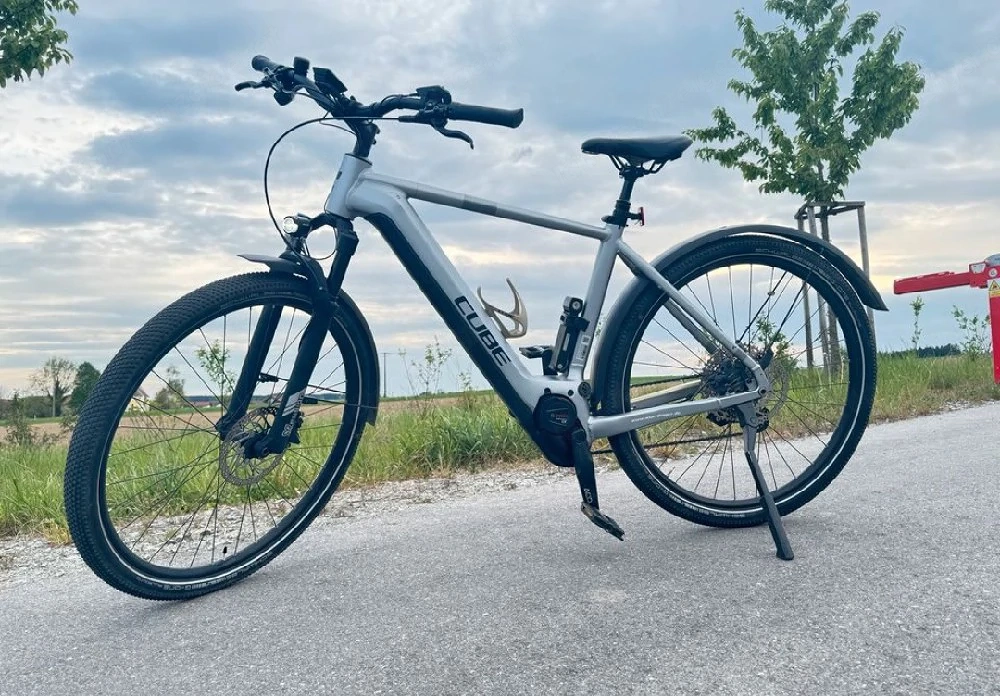 Verkaufe ein sehr gut erhaltenes CUBE E-Bike 