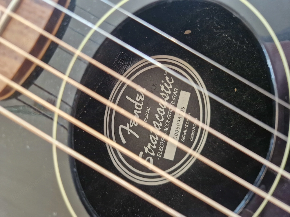 Fender Stratacoustic Electric Acousticguitar abzugeben