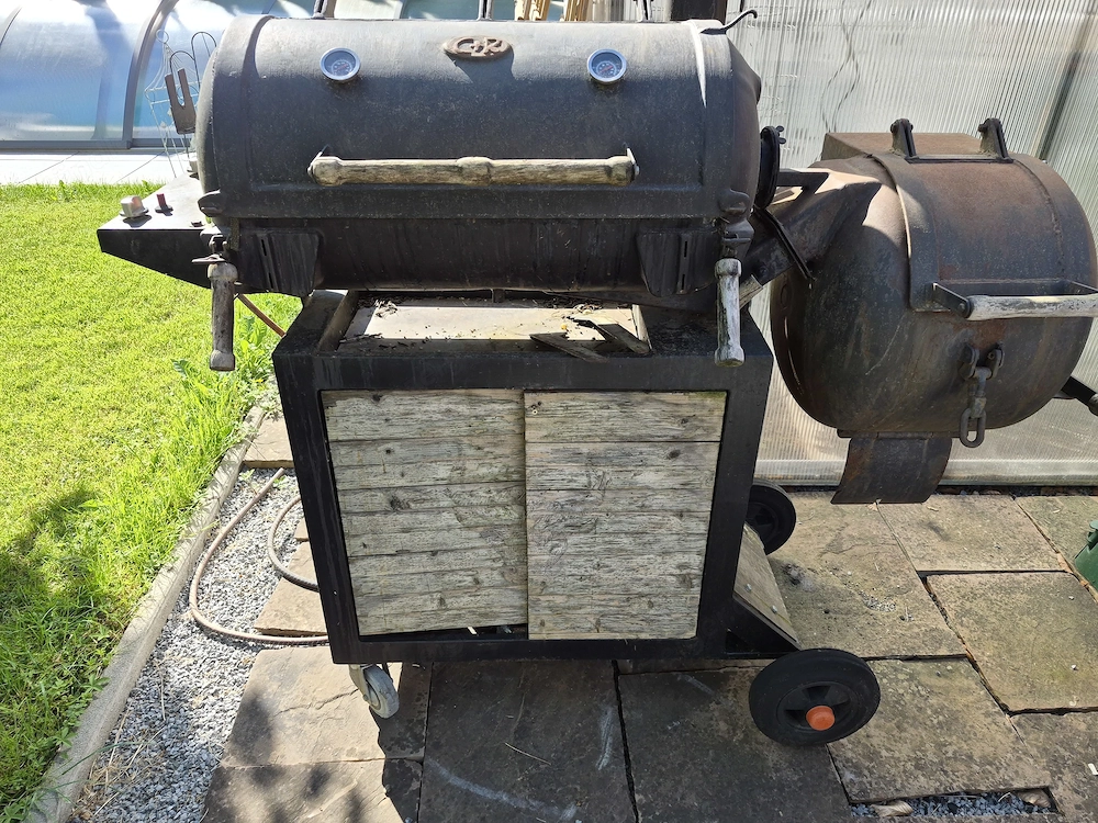 Verkaufe massiven Smoker. Holz und Gas